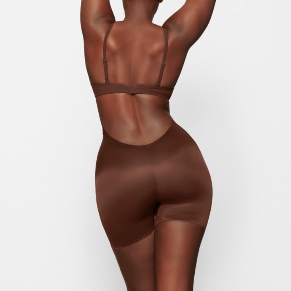Skims Barely There Shapewear Low Back Shorts - Picture 2 of 5